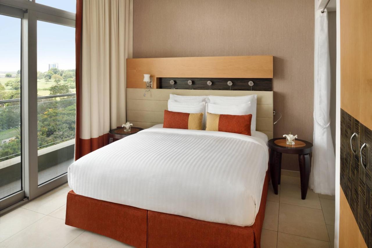 Club Lounge Access 1 Bedroom Junior Suite 1 King