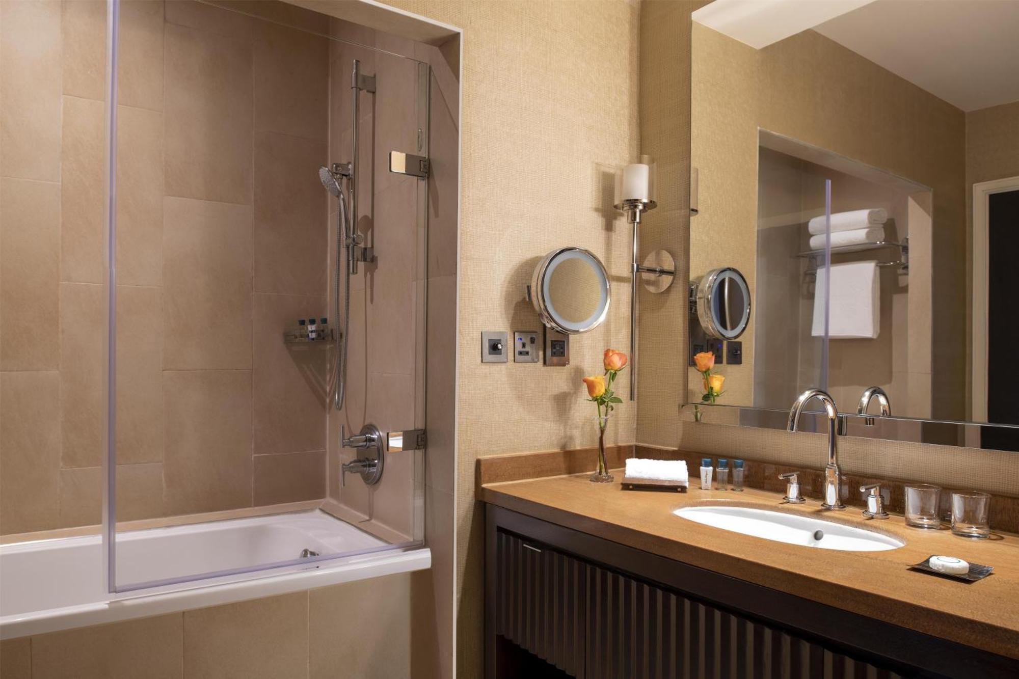 Superior Room 2 Twin Beds