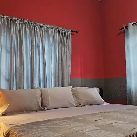 Queen'S Hill Lodge-2