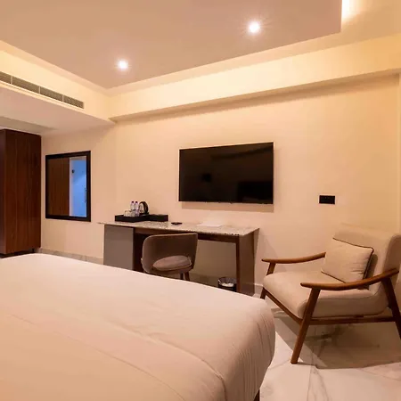 Palms By Eagles Airport City-2